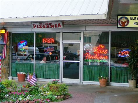 Pizzeria of gatlinburg - Italian Restaurant Gatlinburg & Pigeon Forge. 1. Best Italian Café & Pizzeria. Location: (Two locations) 968 Parkway Suite 9, /710 Parkway, Gatlinburg, TN 37738. Opening hours: Monday – Thursday (11am – 9pm) Friday – Saturday (11am – 10pm) Sunday (11am – 9pm) For almost 40 years, Gatlinburg’s Best Italian has been delighting ...